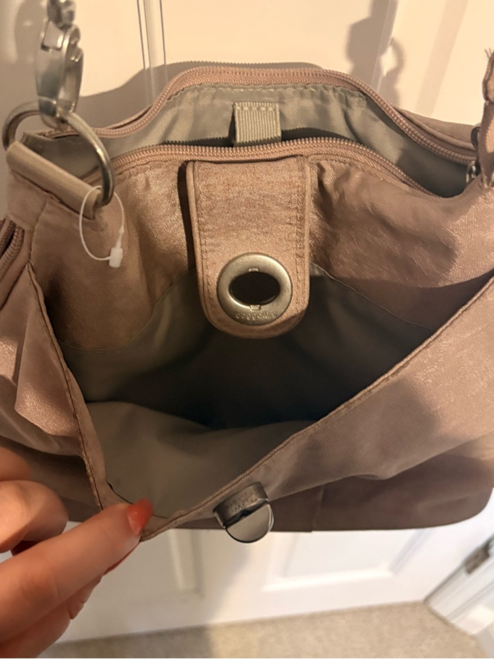 Baggallini Helsinki Crossbody Hobo Bag Dusty Pink purse detachable strap - Picture 9 of 11